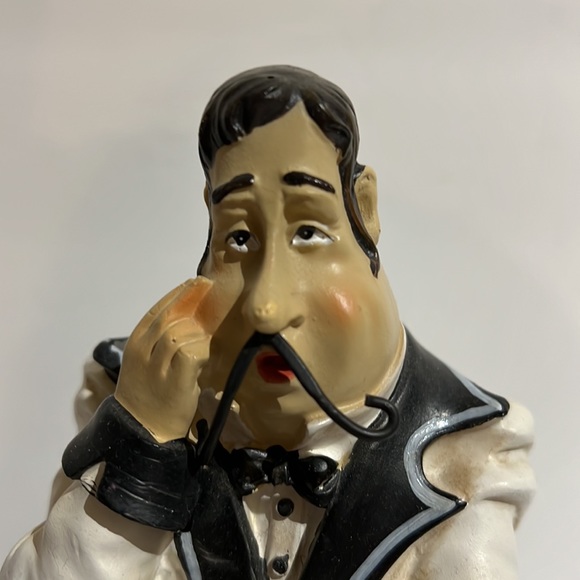 10"H Chef Serving Statue Dining Room Accessory Decoration Figurine - Picture 7 of 9